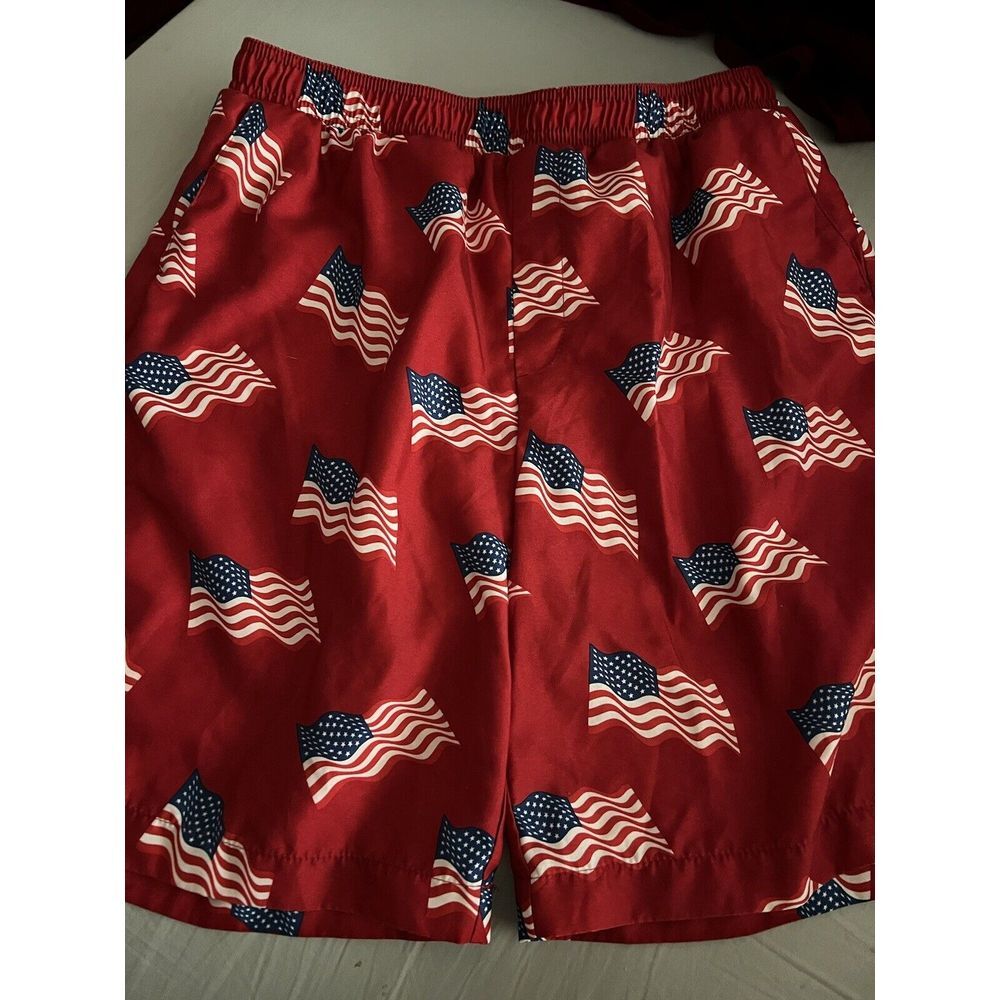 Bass Pro Shops Brand Men's‎ Size L Swim Trunks Red With American Flags